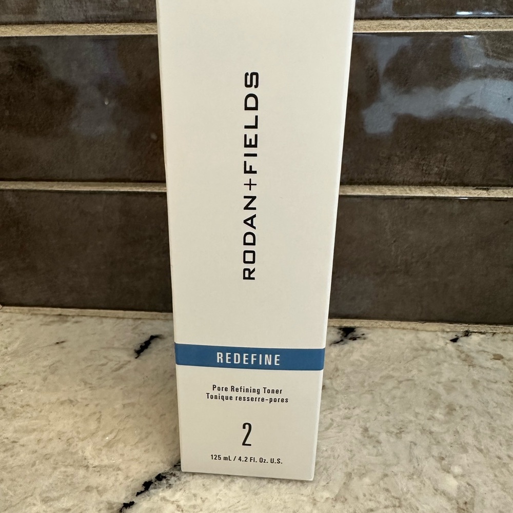 Rodan + Fields Pore Refining Toner - White and Blue